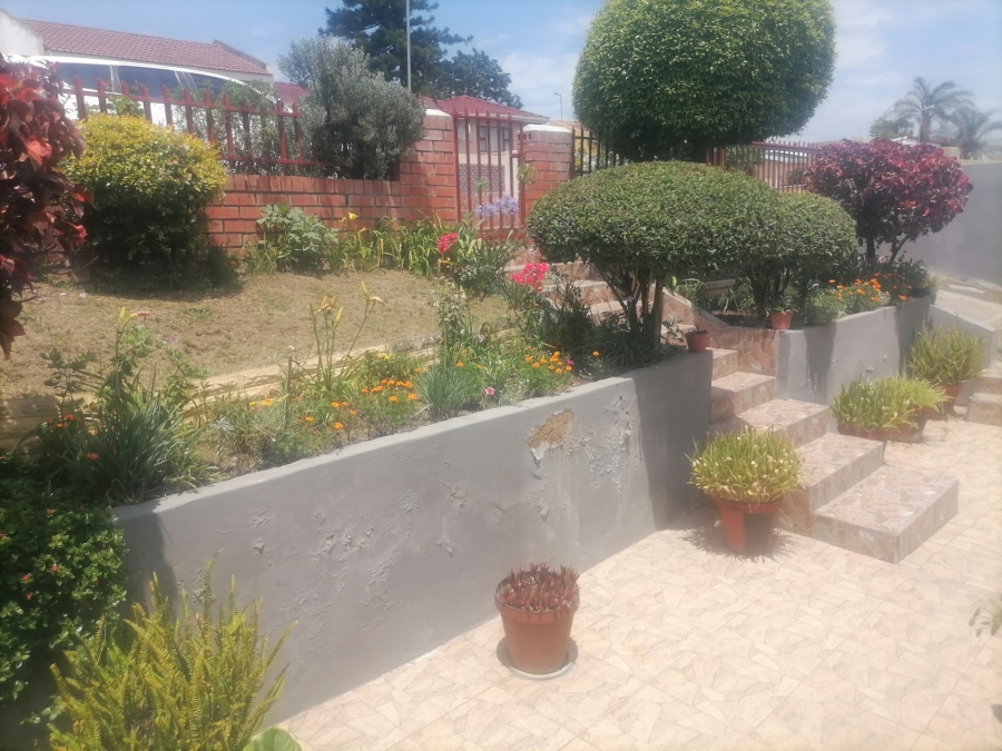 3 Bedroom Property for Sale in Phakamisa Eastern Cape